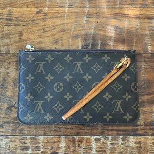 Louis Vuitton Monogram Neverfull Pm Pochette Wristlet